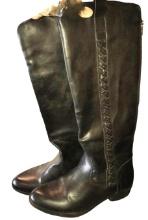 SIZE 10 LEATHER BOOTS - PICK UP ONLY