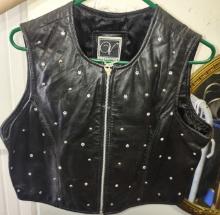 WOMEN's VINTAGE STUDDED VEST (XL)