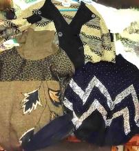 LADIES VINTAGE SWEATERS (SIZE MEDIUM)