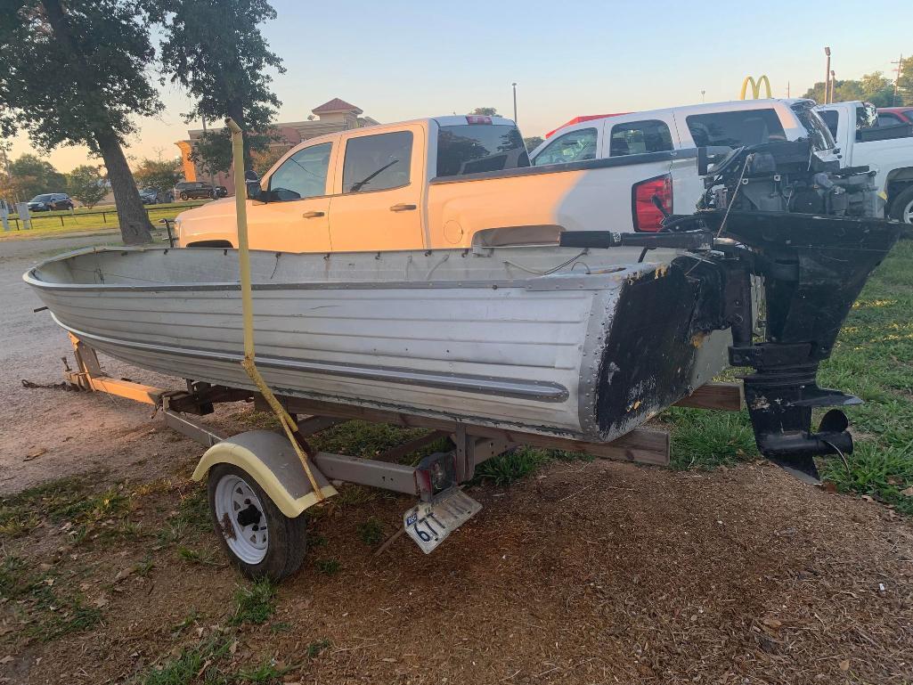 1970 Chrysler 14' Aluminum Boat