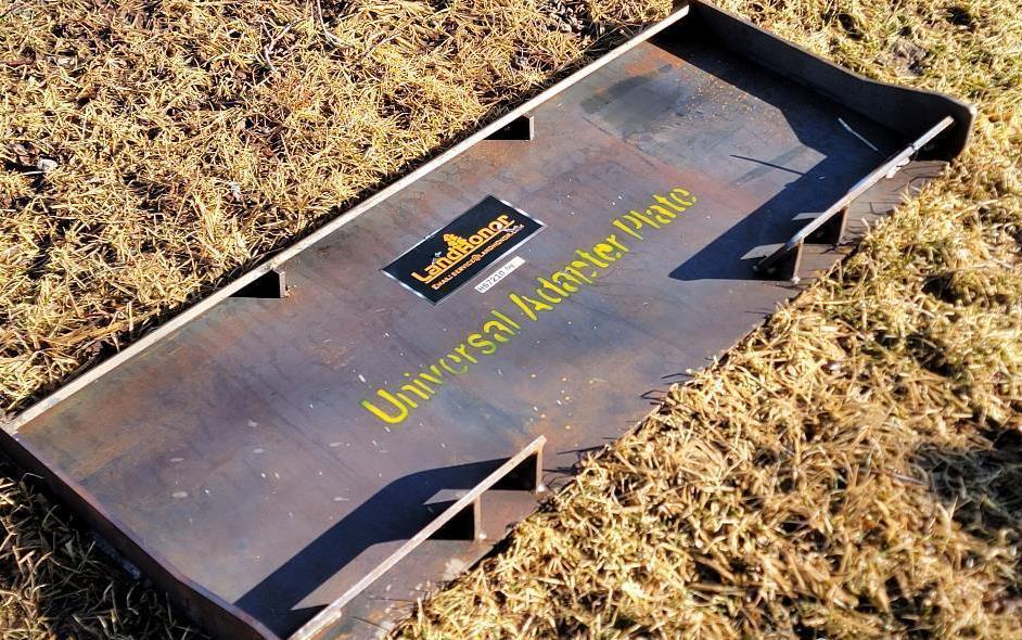 LandHonor Skid Steer Universal Adapter Plate