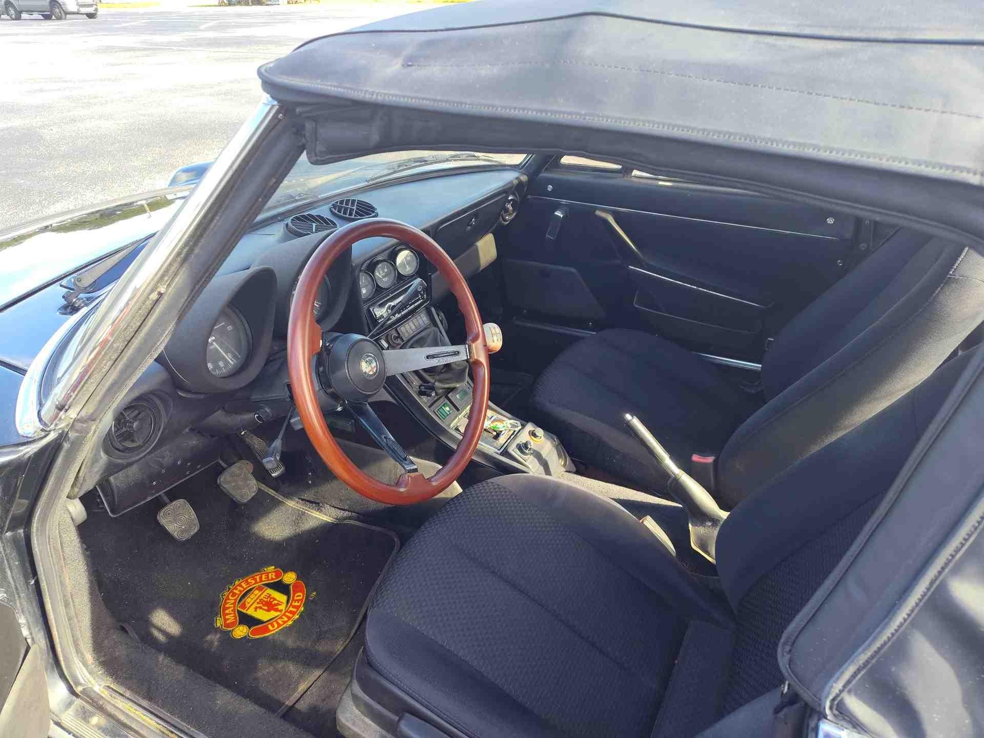 1985 ALFA ROMEO SPIDER SPIDER 2.0L I-4 MPI  Manual RWD BLACK
