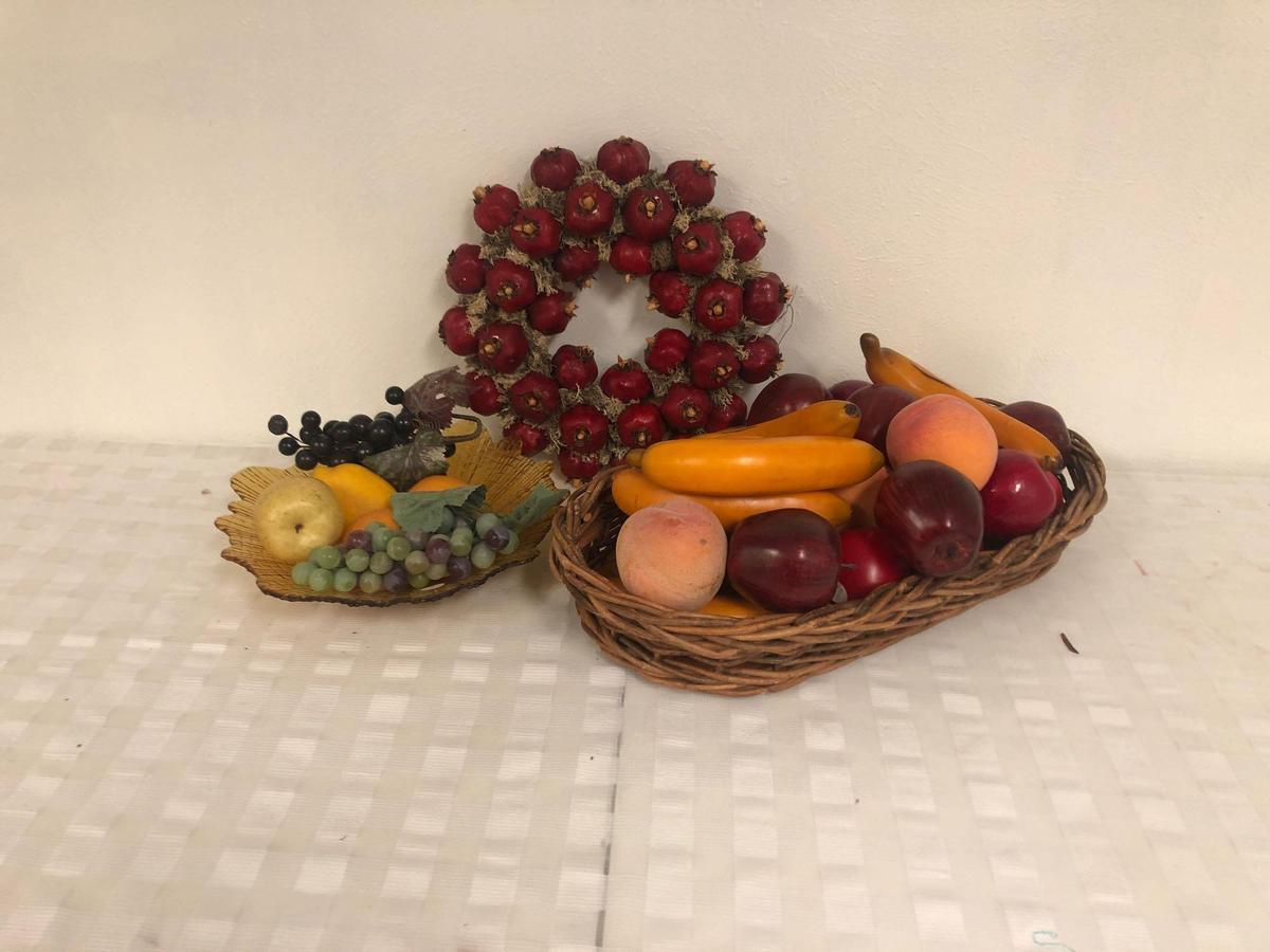 Decorative fruit baskets