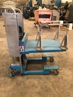 Stacker lift table