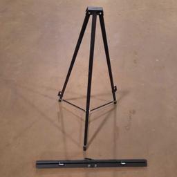 Tripod easel