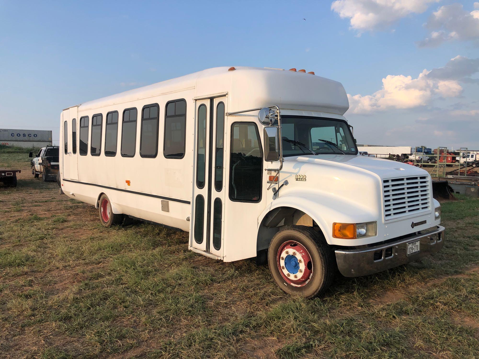 1999 INTERN BUS