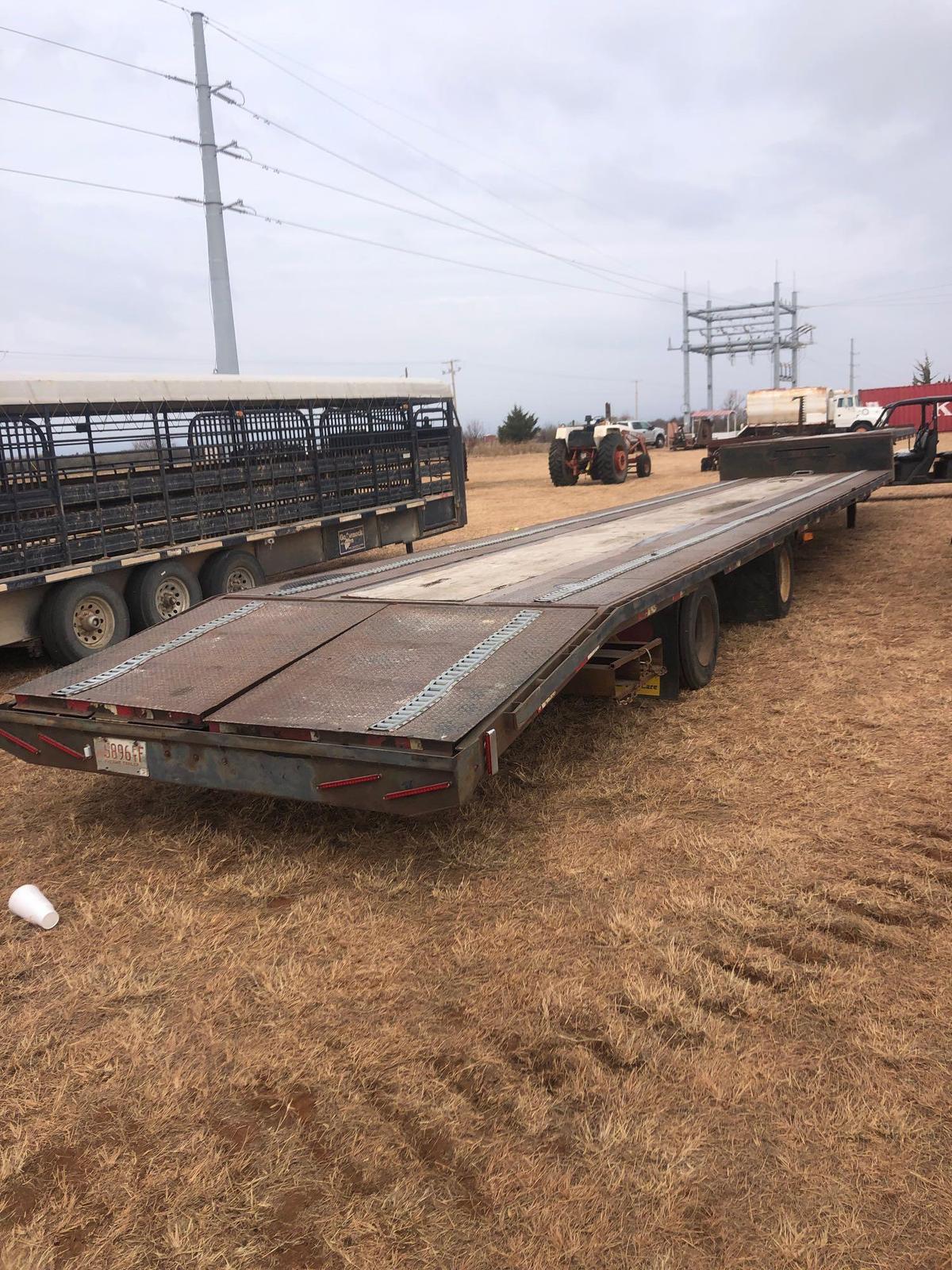 53' STEP DECK TRAILER W/ DOVE TAIL