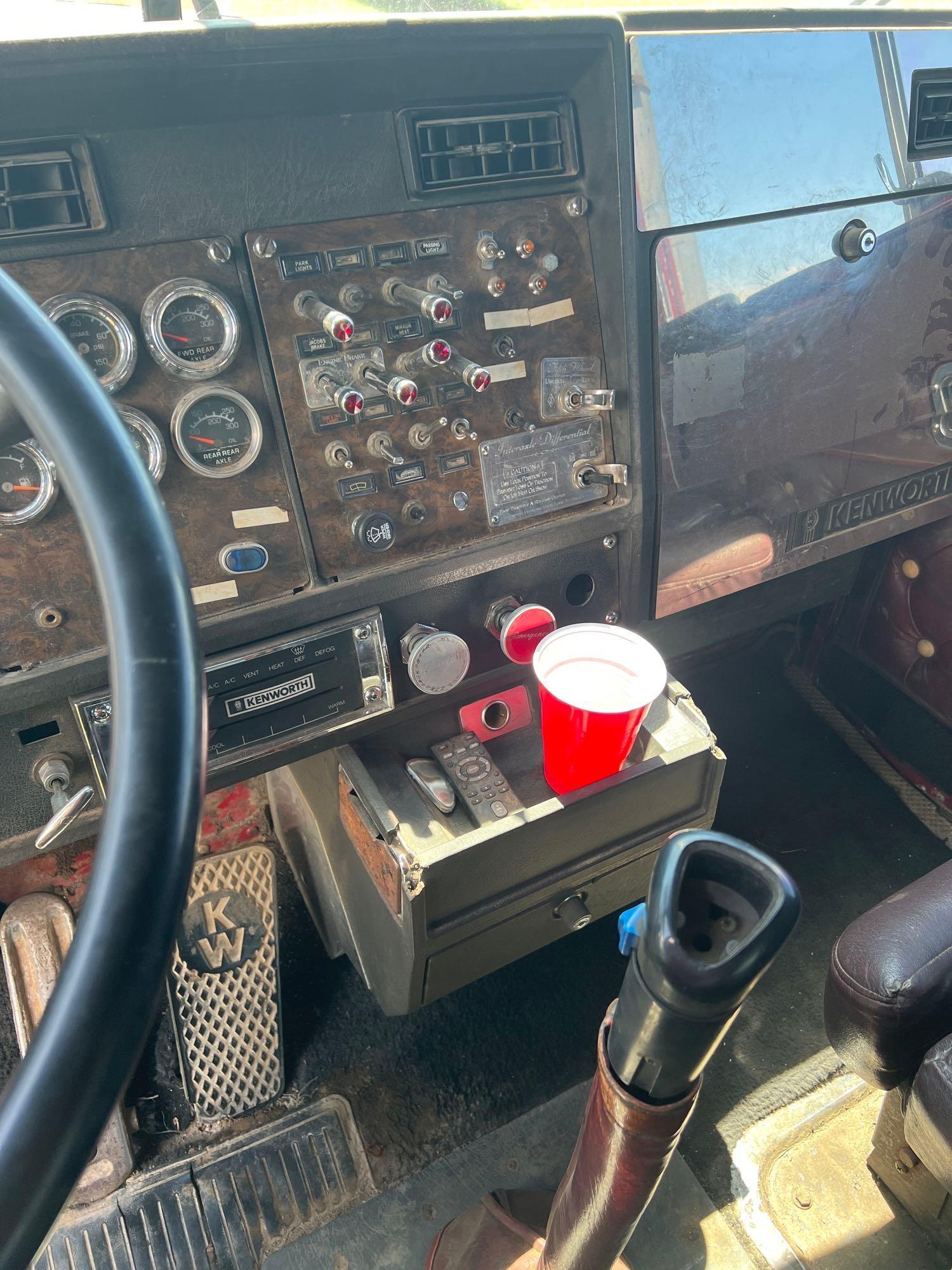 1982 KENWORTH 425 CAT, 13 SPEED 655,014 MILES WET KIT,