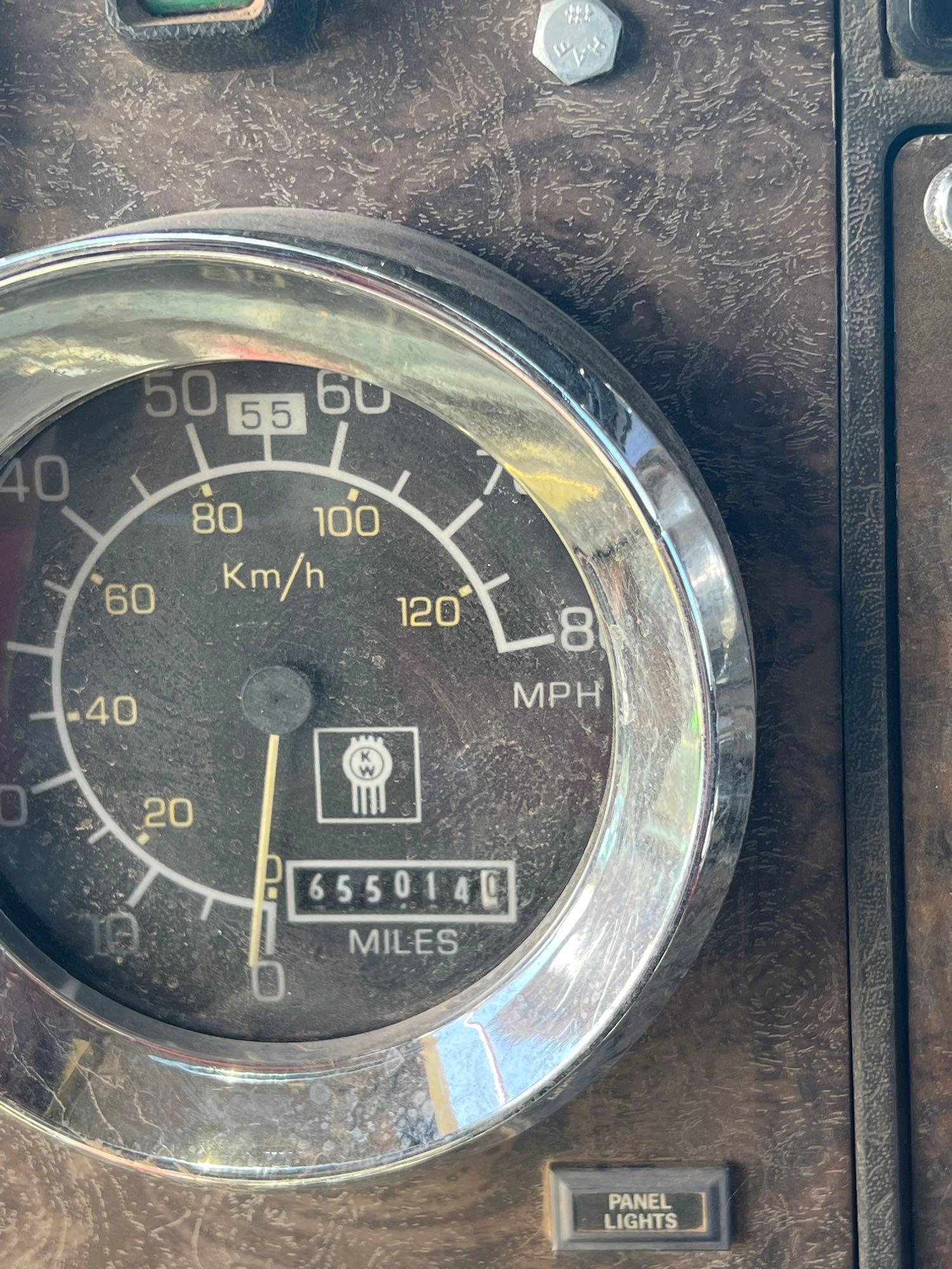 1982 KENWORTH 425 CAT, 13 SPEED 655,014 MILES WET KIT,
