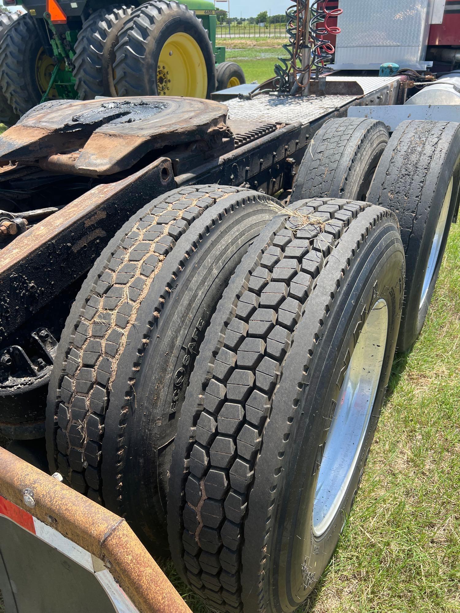 1982 KENWORTH 425 CAT, 13 SPEED 655,014 MILES WET KIT,