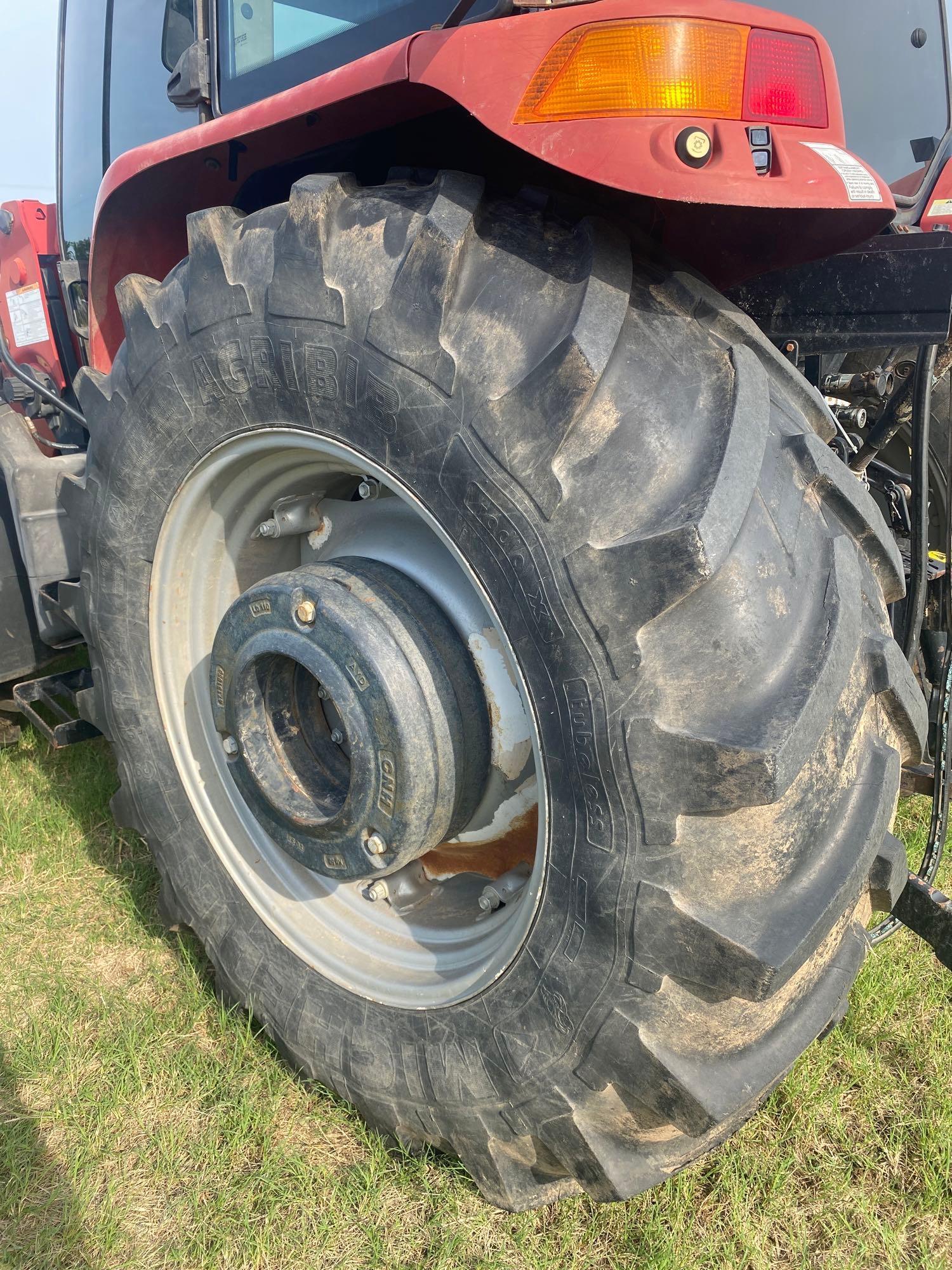 105 U FARM ALL... CASE INTERNATIONAL CAB... TRACTOR... 4,452 HOURS... CAB AND AIR, FRONT LOADER WITH