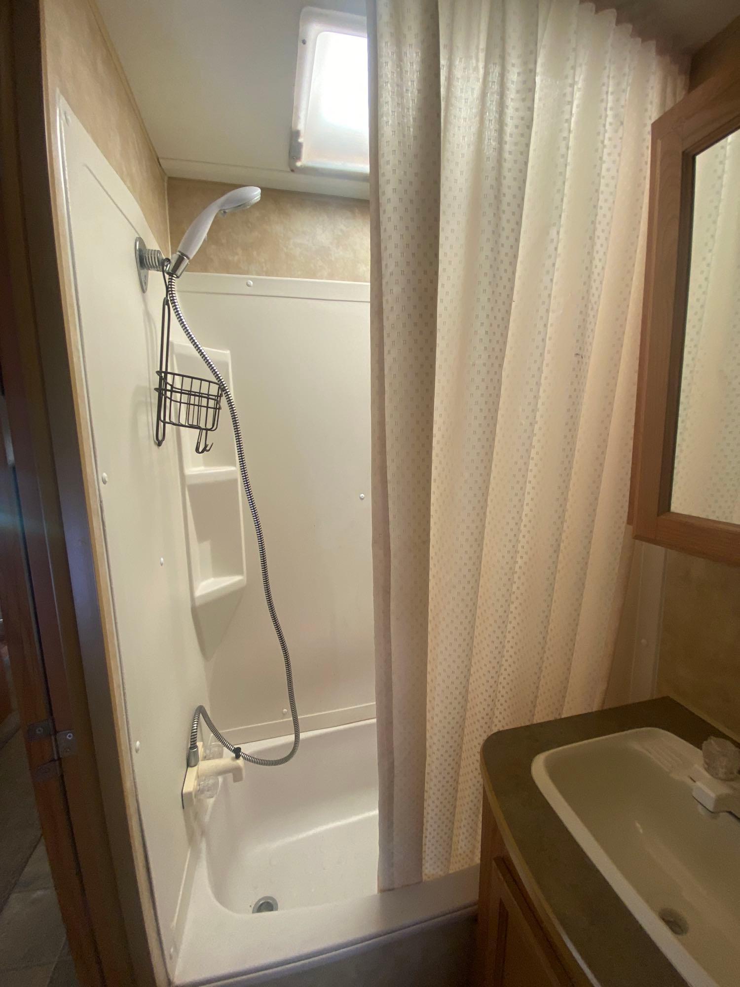 2007 JAY FLIGHT BY JAYCO MODEL 31BHS... UNIT IS READY TO USE IMMEDIATELY, ALL WATER HOSES, SEWER