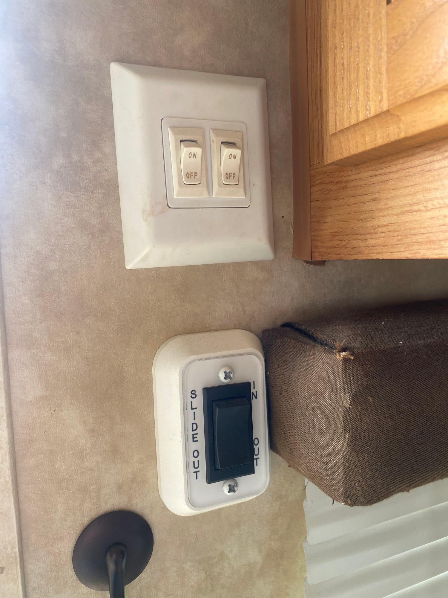 2007 JAY FLIGHT BY JAYCO MODEL 31BHS... UNIT IS READY TO USE IMMEDIATELY, ALL WATER HOSES, SEWER
