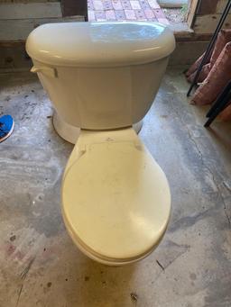 BRIGGS TOILET 1.6 gpf/ 6