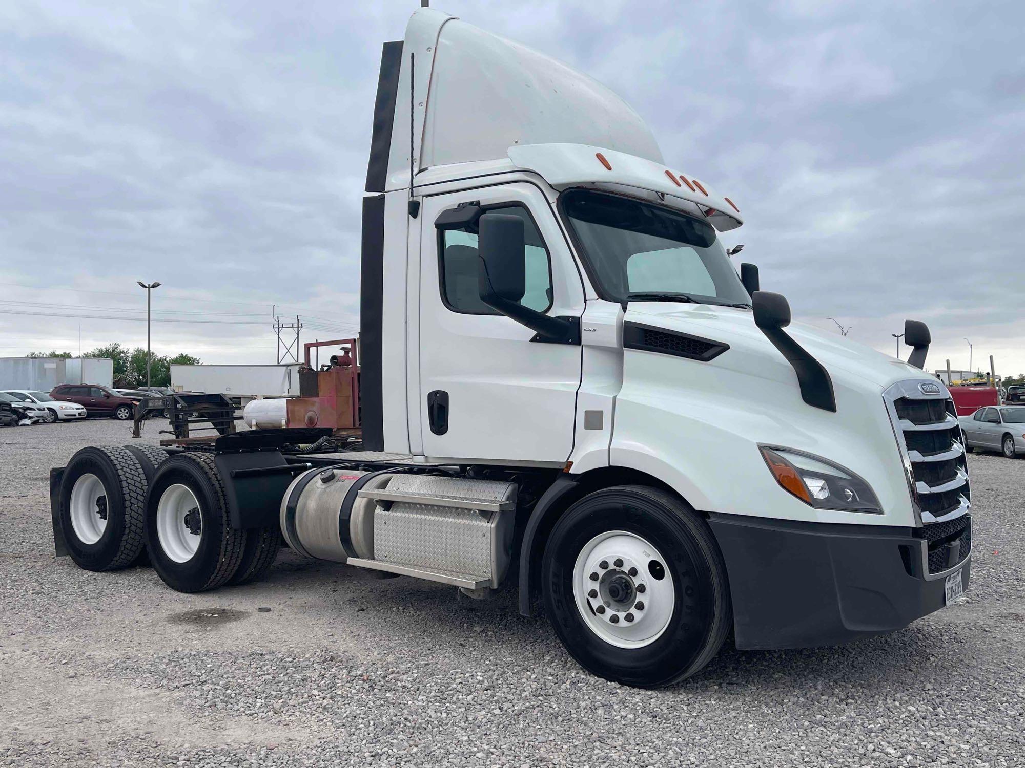 2019 FREIGHTLINER CASCADIA 3AKJHTDV8KSKP8258