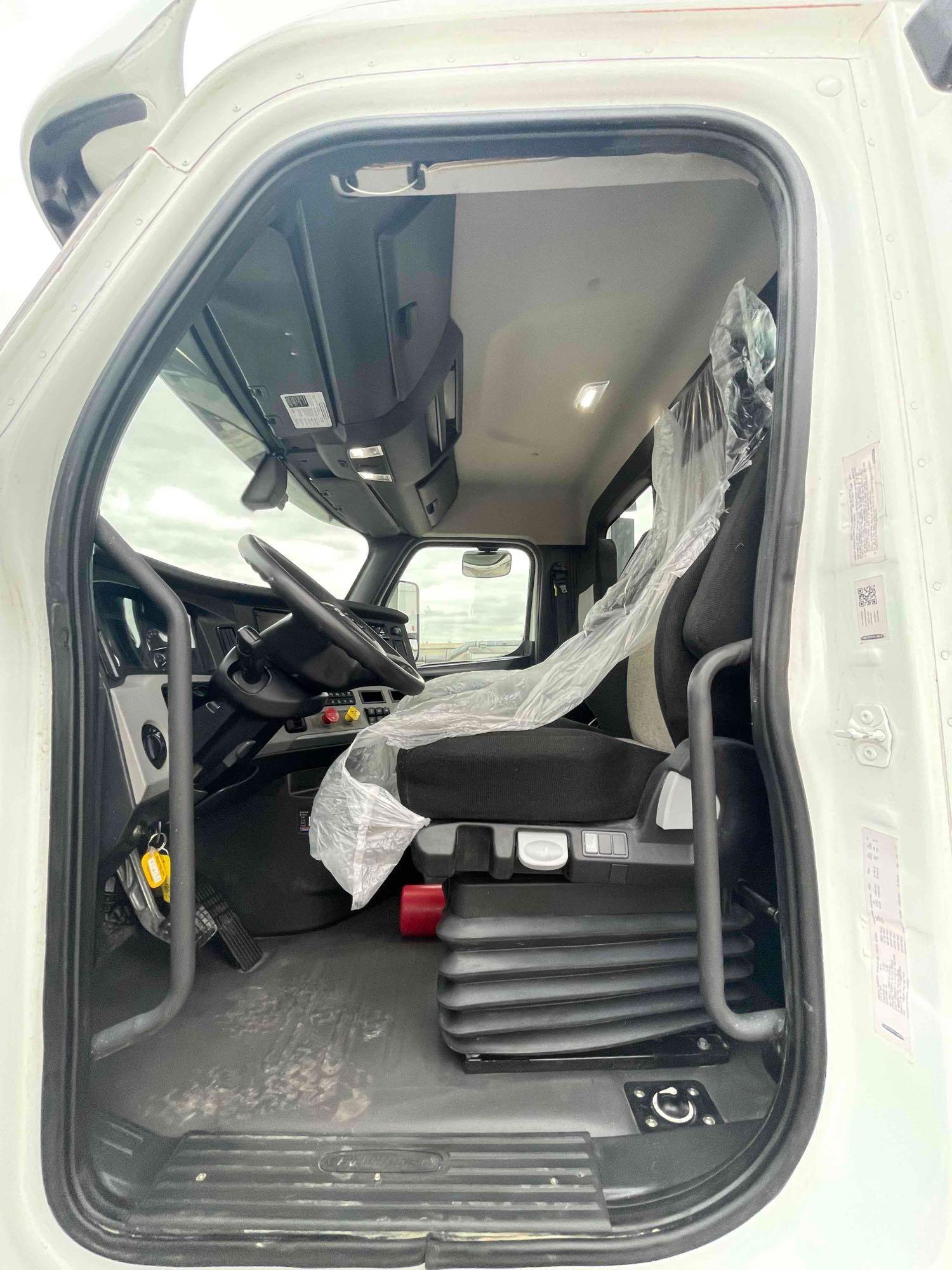 2019 FREIGHTLINER CASCADIA 3AKJHTDV8KSKP8258