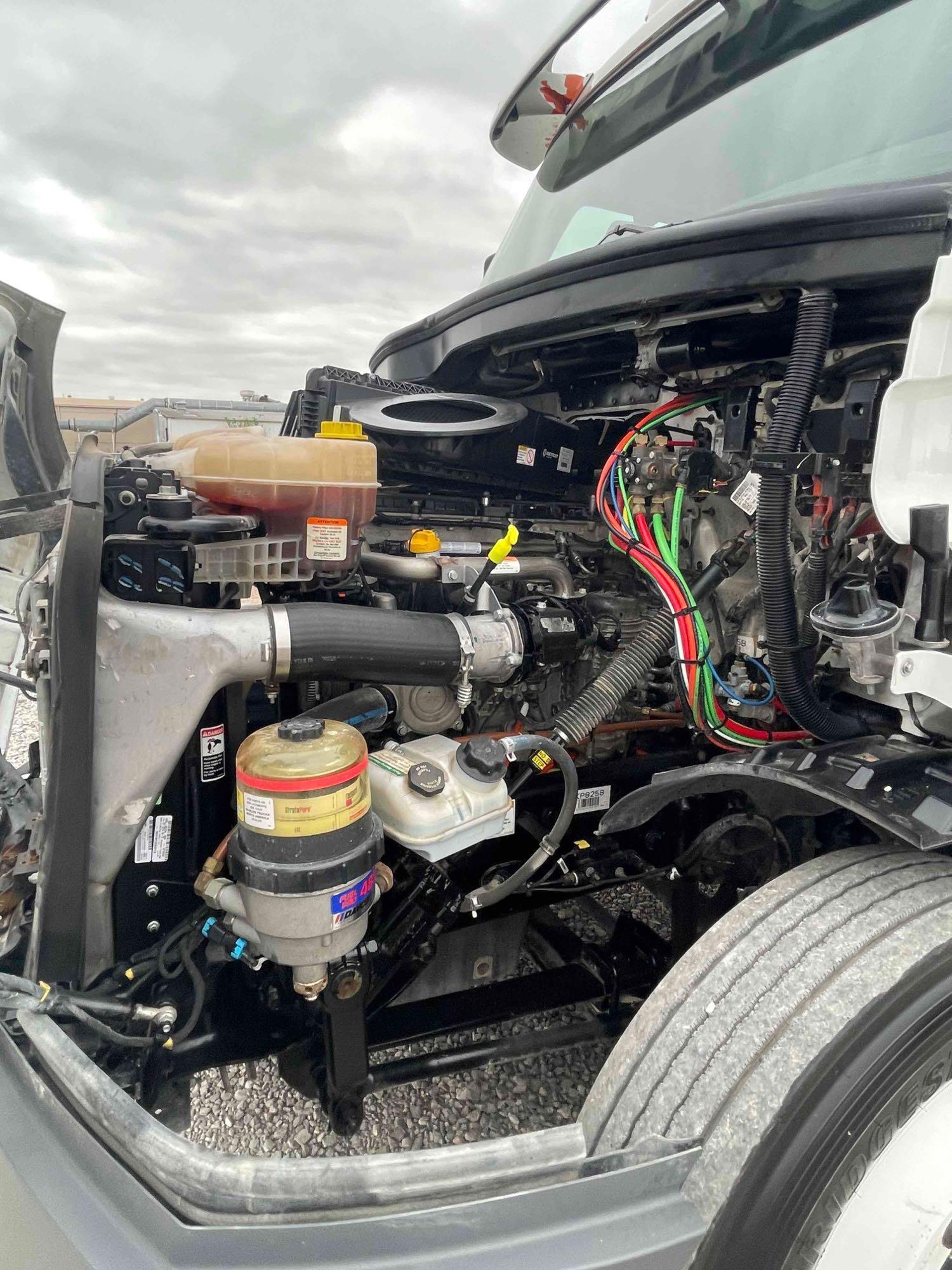 2019 FREIGHTLINER CASCADIA 3AKJHTDV8KSKP8258