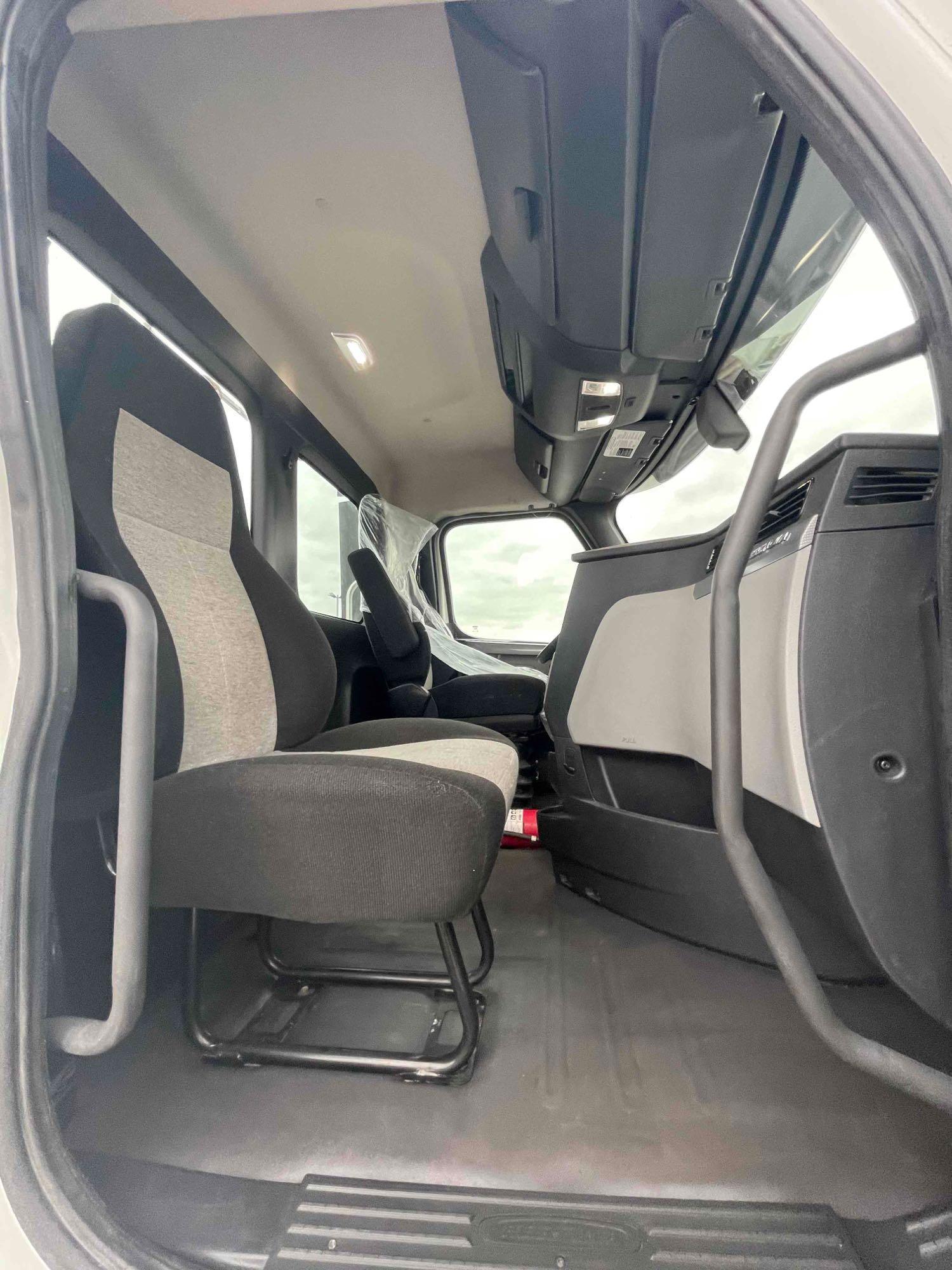 2019 FREIGHTLINER CASCADIA 3AKJHTDV8KSKP8258