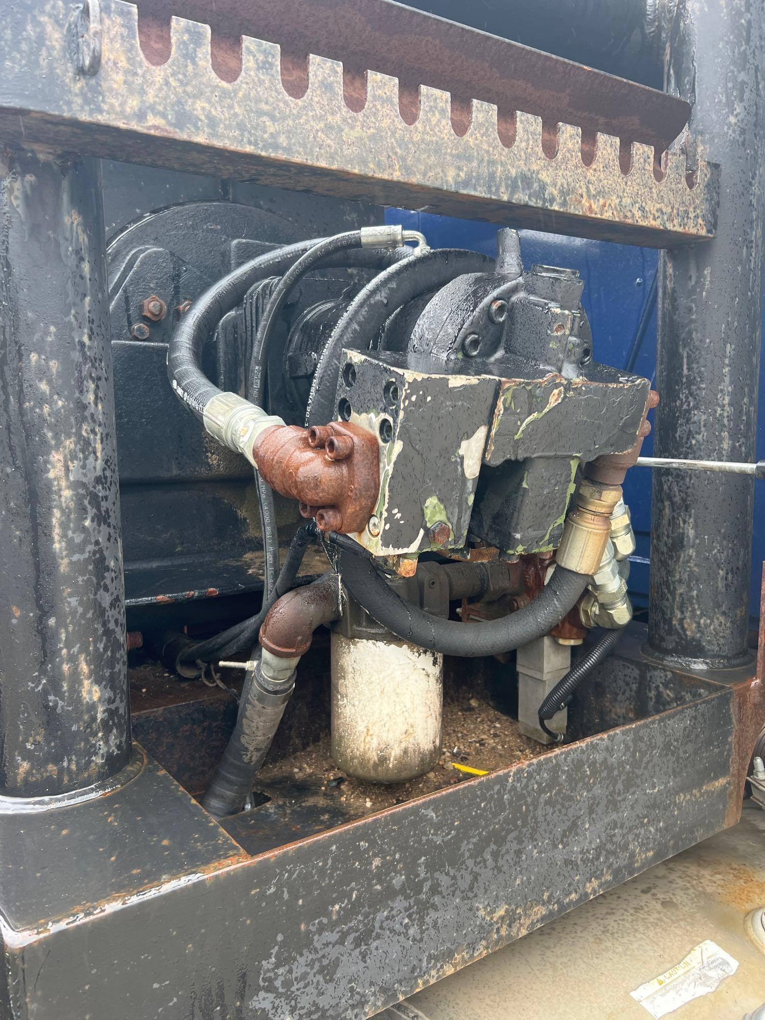 Year: 1998 Make: Mack Model: CH613 Vehicle Type: Truck Mileage: Plate: Body Type: Trim Level: Drive