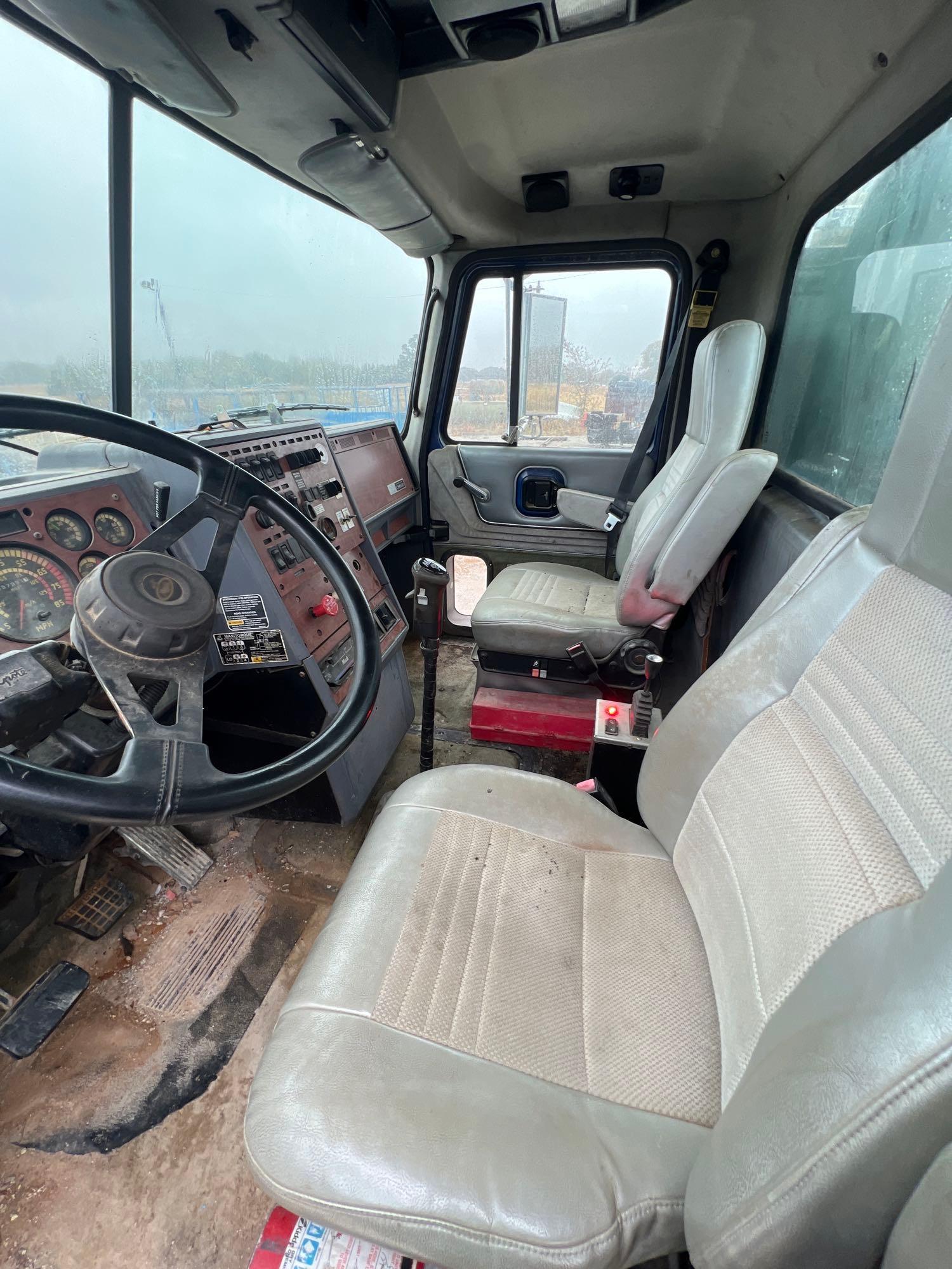 Year: 1998 Make: Mack Model: CH613 Vehicle Type: Truck Mileage: Plate: Body Type: Trim Level: Drive