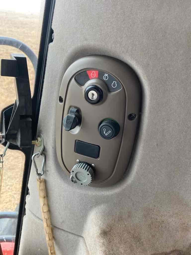 2011 CASE 9120 COMBINE 2069 ENGINE HOURS 1549 SEPERATOR HOURS POWERFOLD BIN, AFS 600 MONITOR SELLS