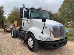 2005 international 8600 runs and drives great 853k miles Cummins Clean title in hand