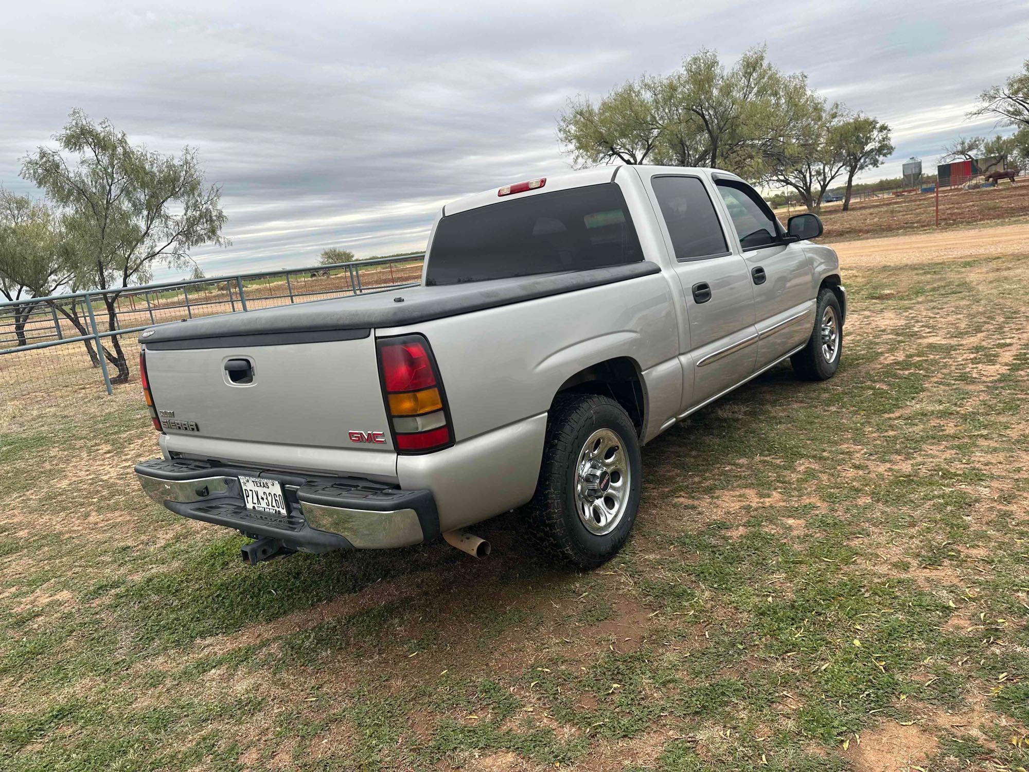 2007 GMC Sierra Classic Pickup Truck, VIN # 2GTEC13V771181512