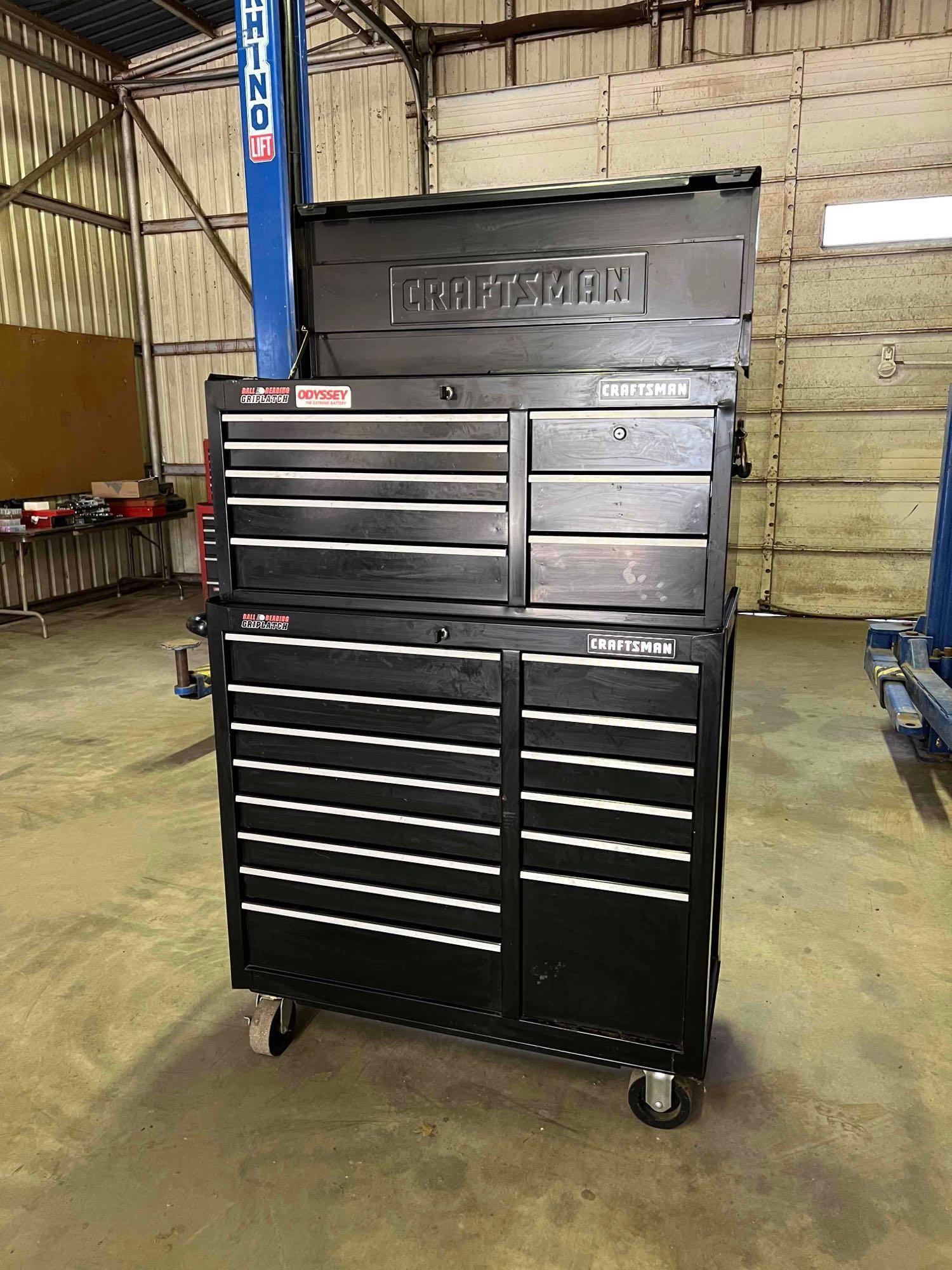 craftsman roll around tool box 8 drawers on top 11 drawers on bottom very clean