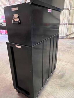 craftsman roll around tool box 8 drawers on top 11 drawers on bottom very clean