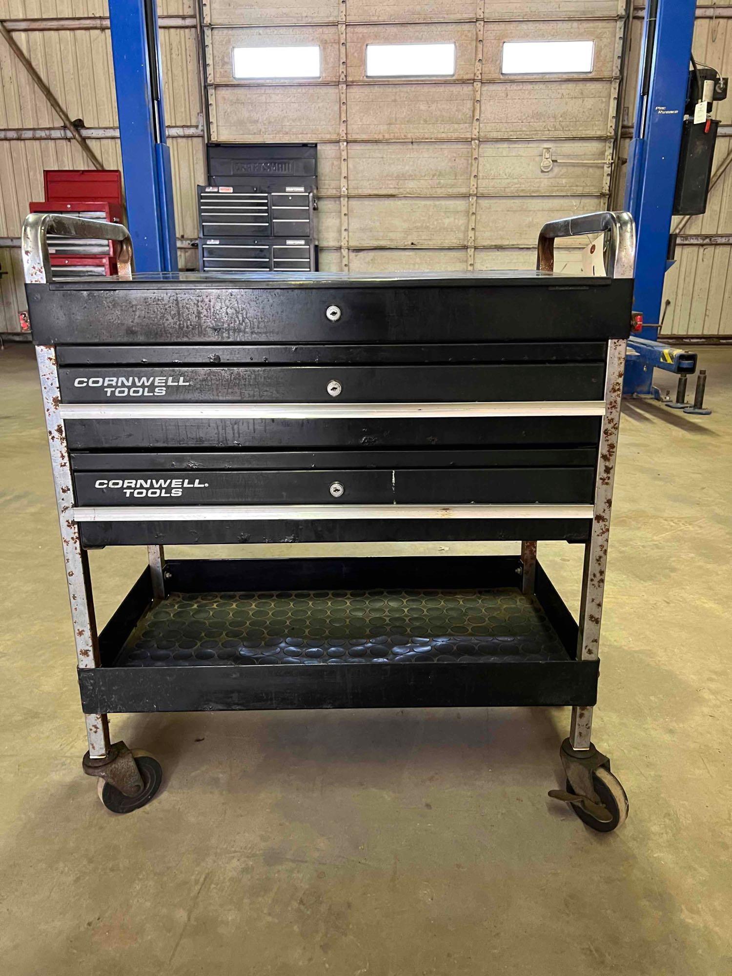 craftsman roll around tool box 8 drawers on top 11 drawers on bottom very clean