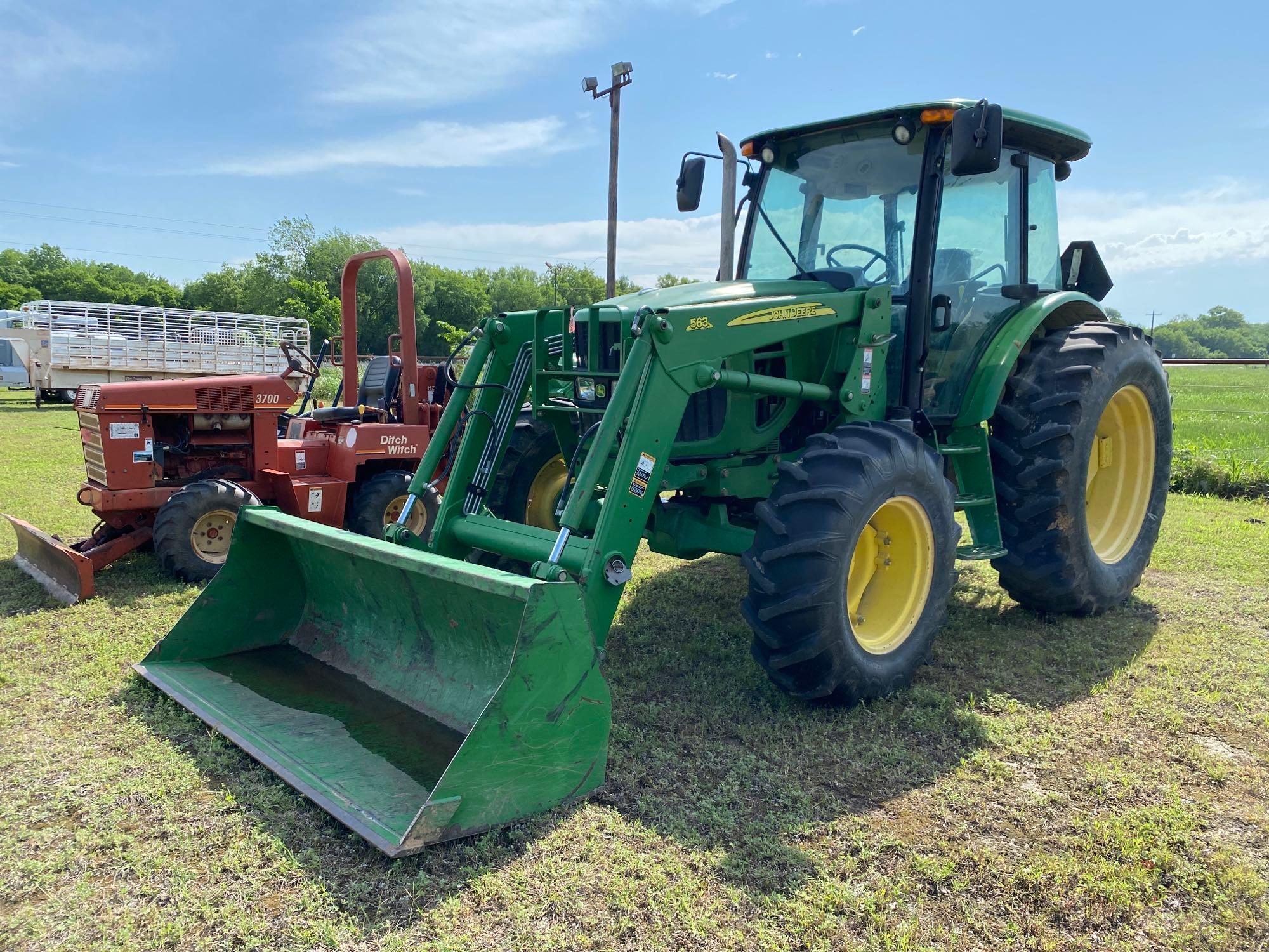 JOHN DEERE 6130D TRACTOR 4 WHEEL DRIVE WITH 563 JOHN DEERE LOADER AND BUCKET CAB & AIR 2 REMOTES ON