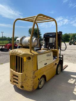 YALE PROPANE FORK LIFT 6,000 POUND LIFT CAPACITY HOURS? RUNS & OPERATES AS IT SHOULD