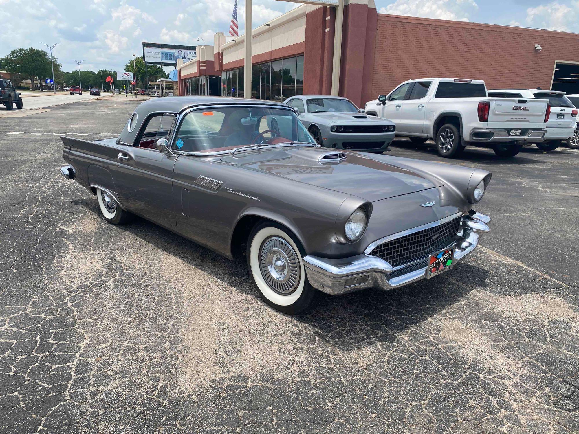 1957 FORD THUNDERBIRD