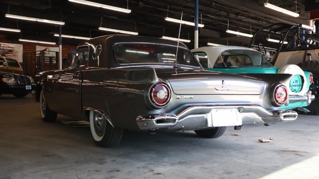1957 FORD THUNDERBIRD