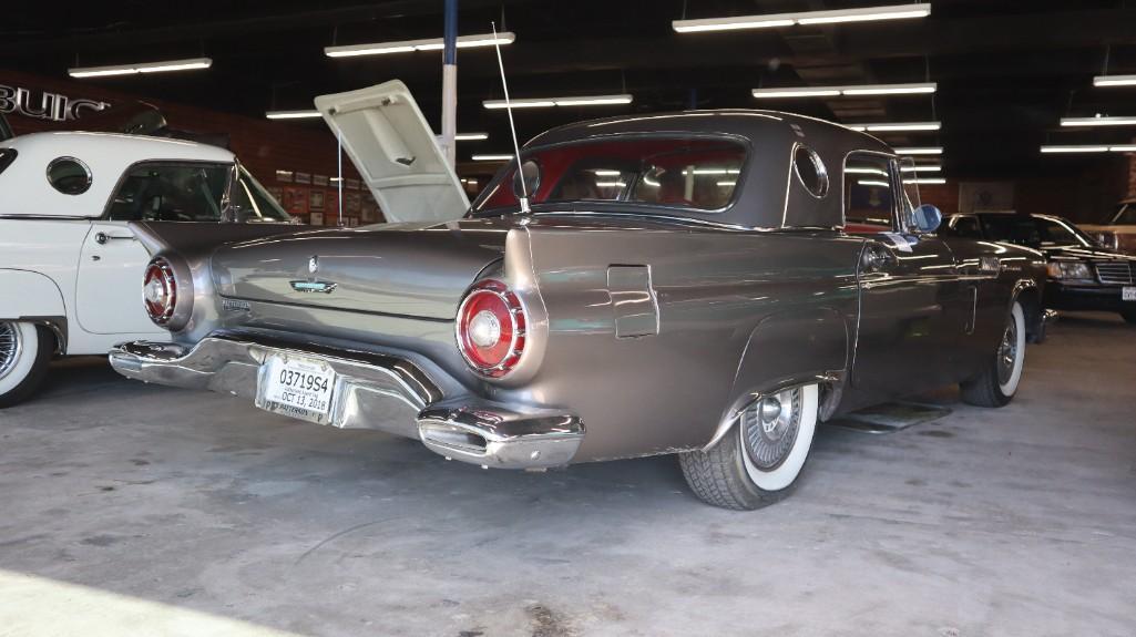 1957 FORD THUNDERBIRD