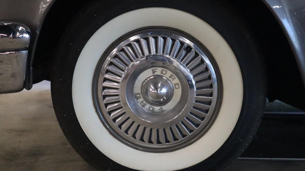 1957 FORD THUNDERBIRD