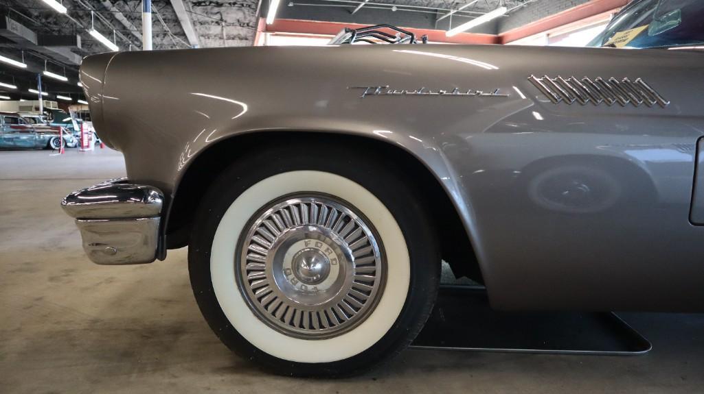 1957 FORD THUNDERBIRD