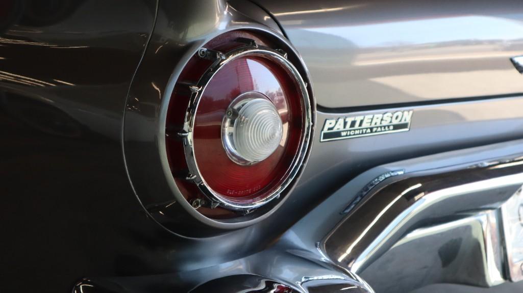 1957 FORD THUNDERBIRD