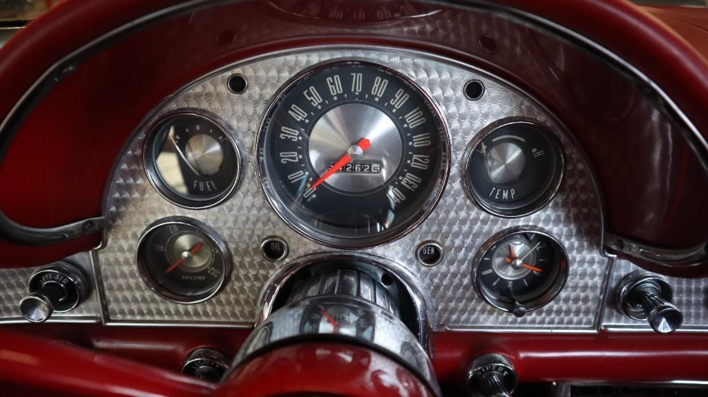 1957 FORD THUNDERBIRD