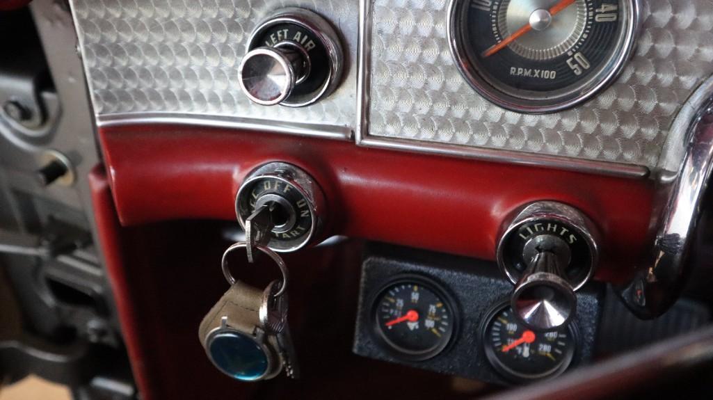 1957 FORD THUNDERBIRD