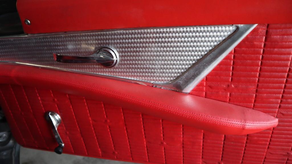 1957 FORD THUNDERBIRD