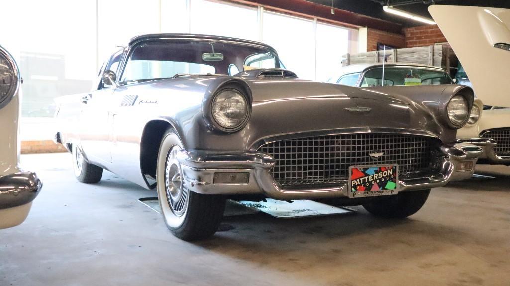 1957 FORD THUNDERBIRD