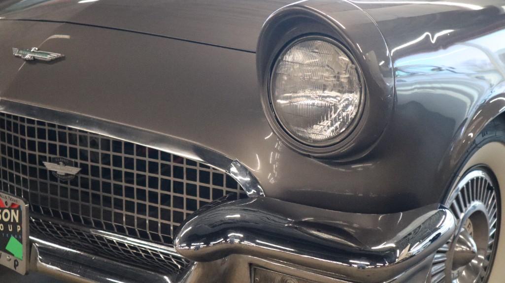 1957 FORD THUNDERBIRD