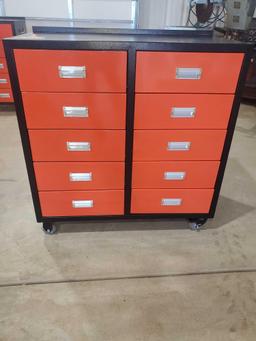 10 DRAWER ROLLING TOOL CHEST 37 5/8'' L X 34 3/8'' H X 19 3/4'' W