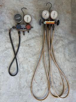 TORCH WITH HOSES IN TUB