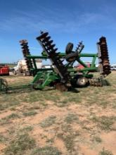 JOHN DEERE DISC HARROW 26FT 9'' SPACING NEEDS WHEELS