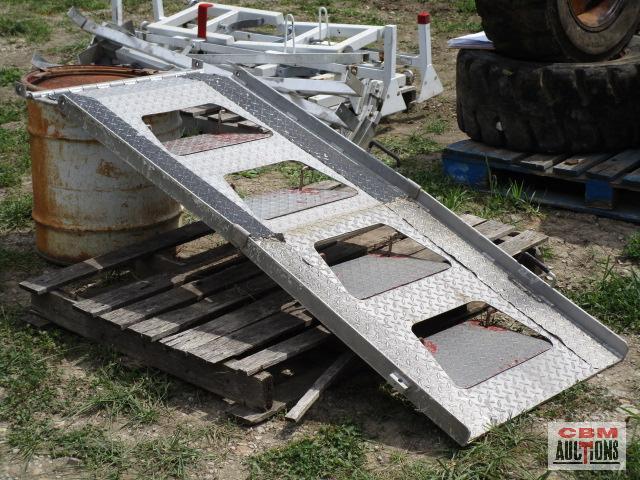 Folding Aluminum Truck Ramp With Steps
