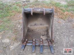24" Bobcat Trackhoe Bucket New Teeth X Change Ser#0429 1138463