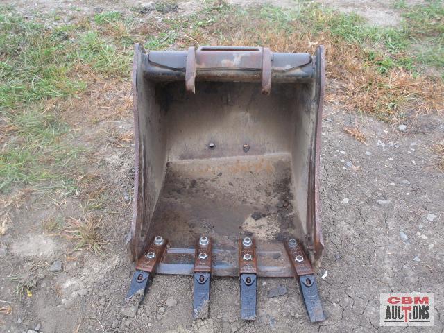 24" Bobcat Trackhoe Bucket New Teeth X Change Ser#0429 1138463