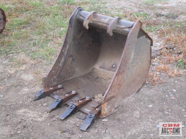 24" Bobcat Trackhoe Bucket New Teeth X Change Ser#0429 1138463